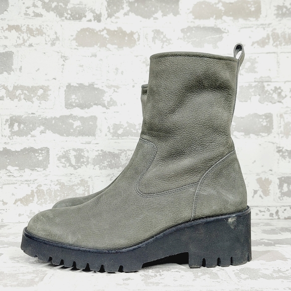 Paul Green Newbury Chunky Ankle Bootie in Iron Grained M852 - Picture 1 of 12